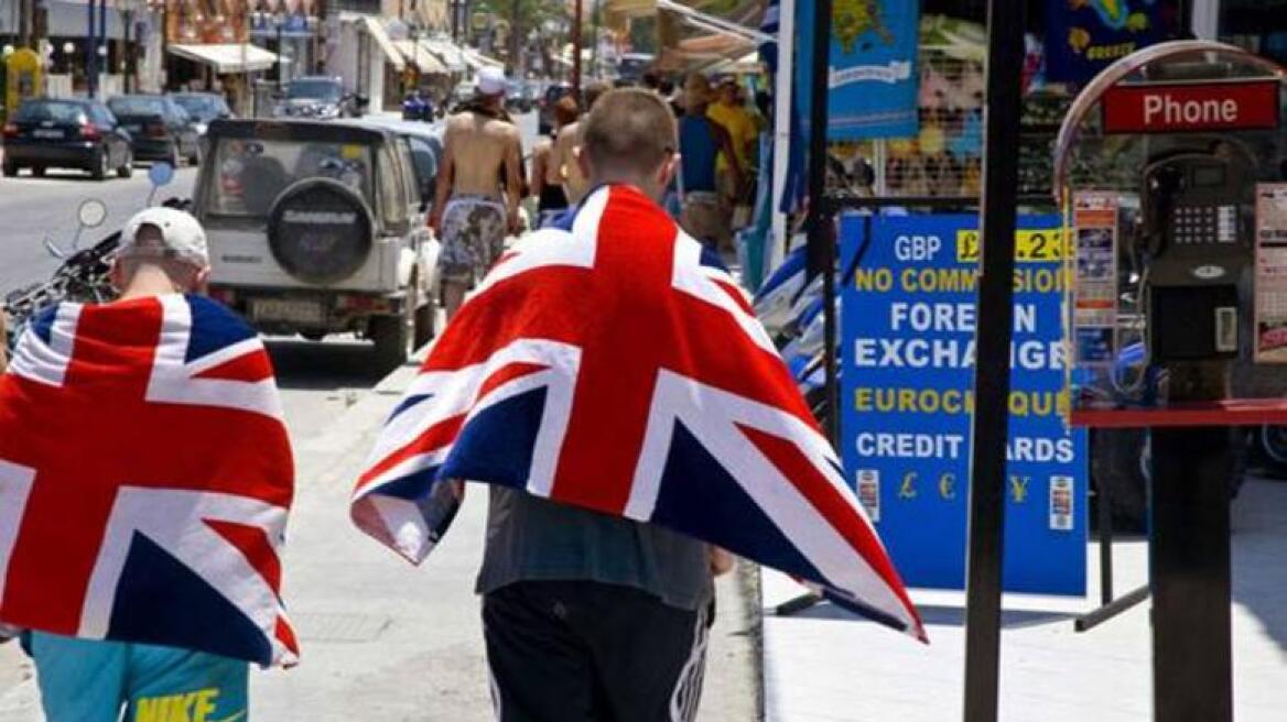 Βρετανός τουρίστας στην Κω: Είμαστε στην Ελλάδα χωρίς μετρητά
